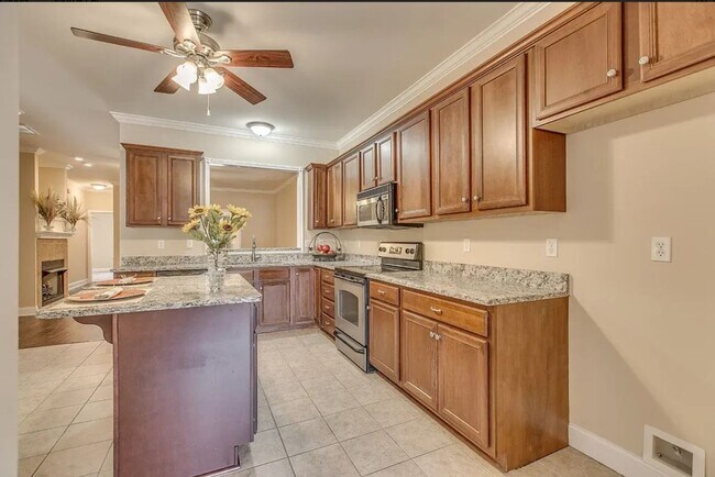 Photo - FOR LEASE- CONDO, WALKING DISTANCE TO MTSU...