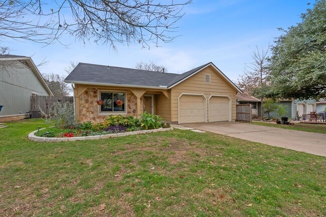 Building Photo - 2824 Wilcrest Dr