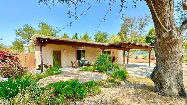 Building Photo - Stunning Fully Detached Casita on Private ... Rental