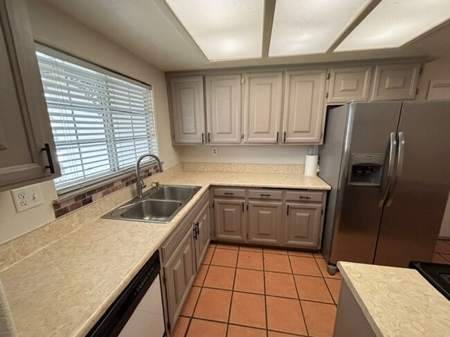 Photo - 2087 S 9th St