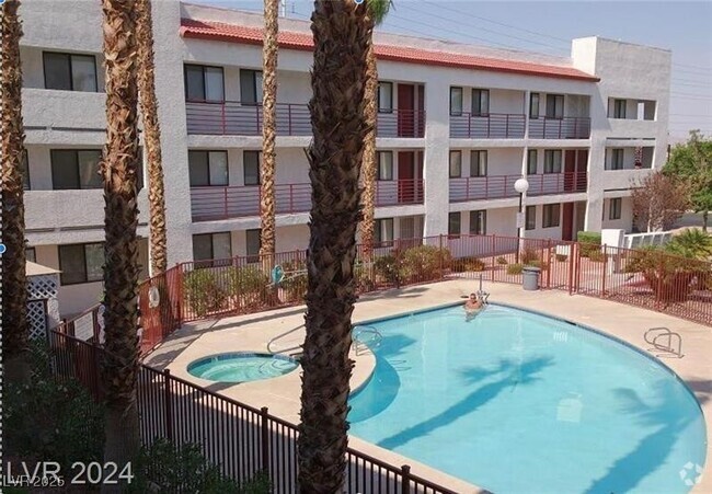 Building Photo - 1381 E University Ave. Unit 306 Rental