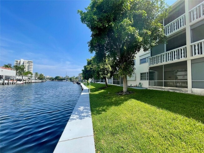 Building Photo - 450 Paradise Isle Blvd Unit 205