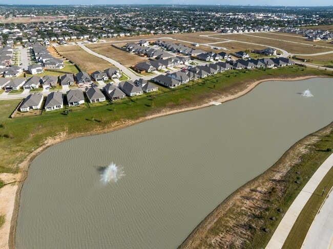 Building Photo - 7603 Coral Lk Dr