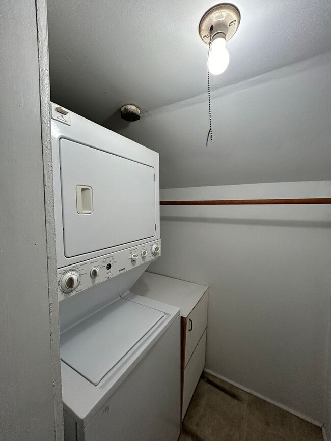 Photo - 3 bedroom 1 bath home in Moline