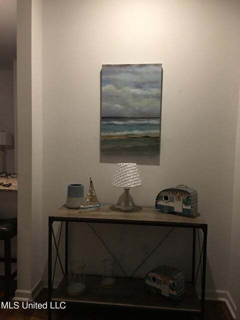 Photo - 153 Markham Dr