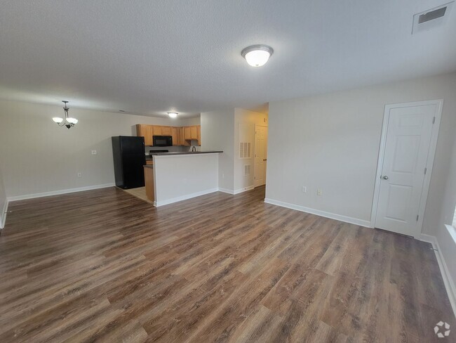 Building Photo - 2 Bedroom/2 Bath Condo in Ardmore Crest Co...