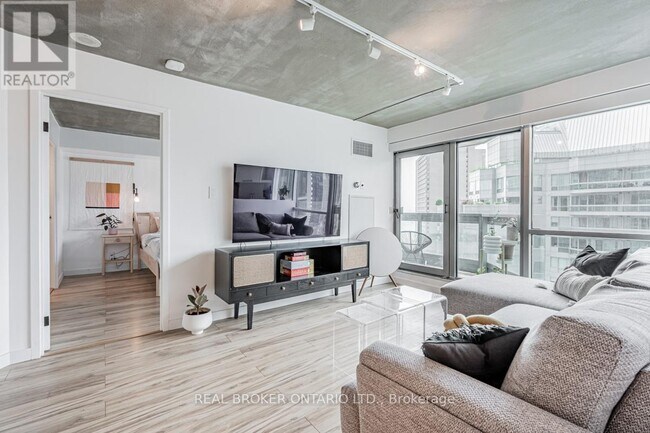 Photo - 10 Yonge St Unité 2501