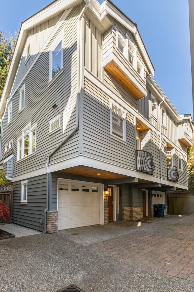 Photo - Stunning Capitol Hill Townhome in Prime Seattle Location – 3BR / 3BA Available June 7