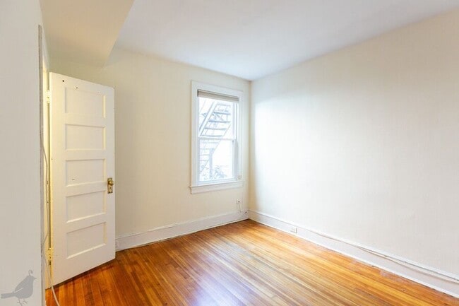 Building Photo - 1333 22nd St NW Unit 1 Rental
