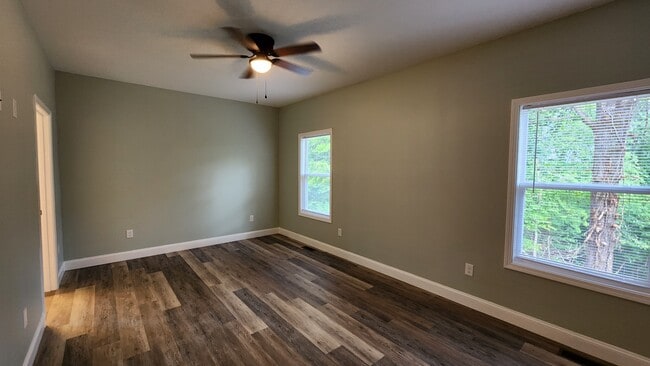 Photo - 829 River Cliff Dr