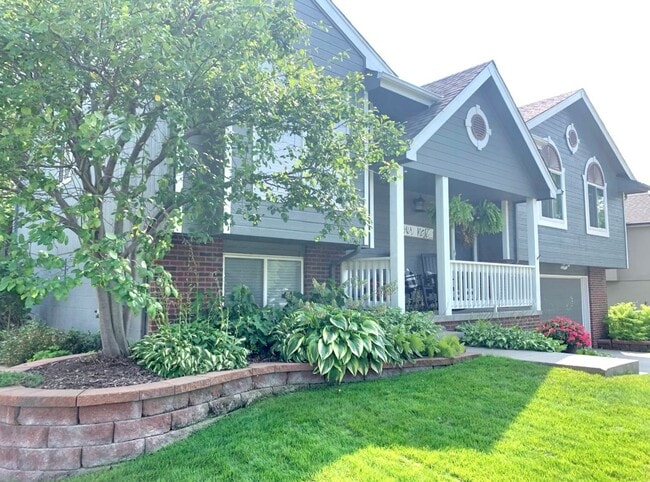 Photo - Home For Rent In Papillion