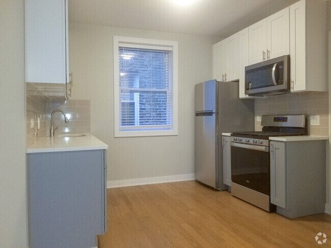 Building Photo - 4837 N Wolcott Ave Unit 2B Rental