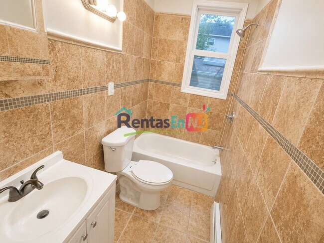 Photo - 10 Rodwell Ave Unidad 1B