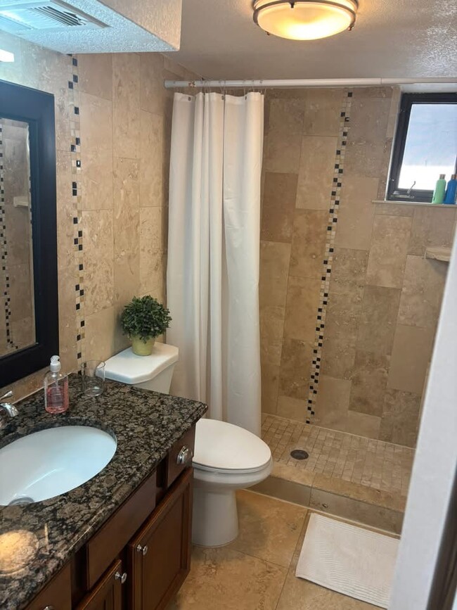 Photo - 2220 Nome St Casa