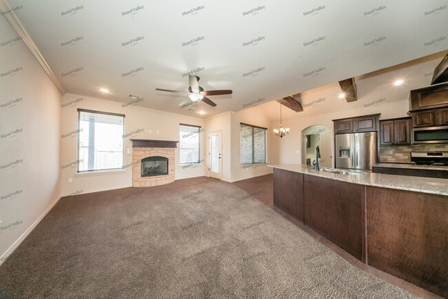 Photo - 20551 Frontier Ave