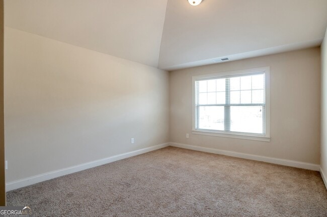 Photo - 200 Claret Way