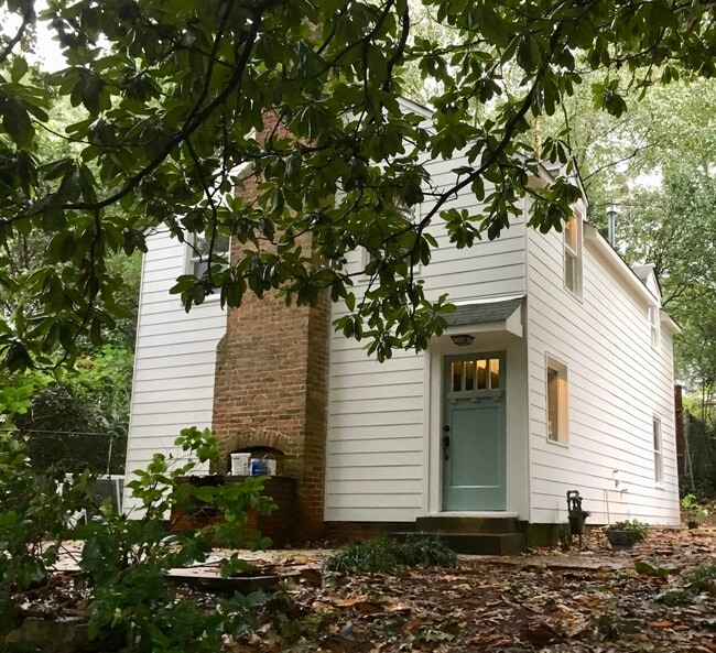 Building Photo - 1070 Eden Ave SE Unit Magnolia Cottage Rental