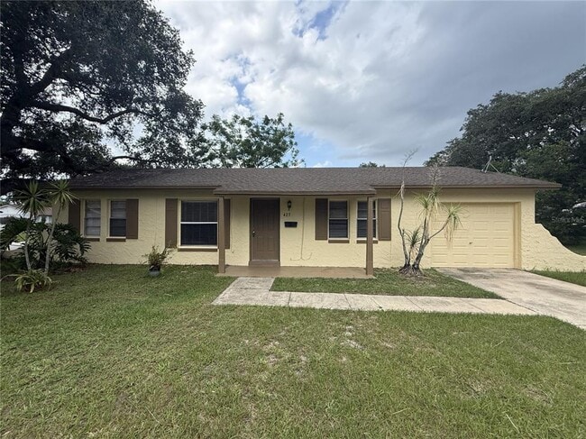 Building Photo - 423 Longwood Cir