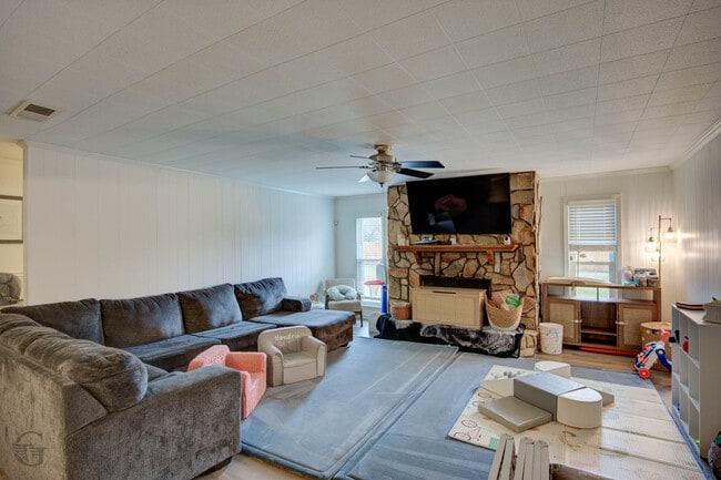Photo - 9478 Poinsettia Dr