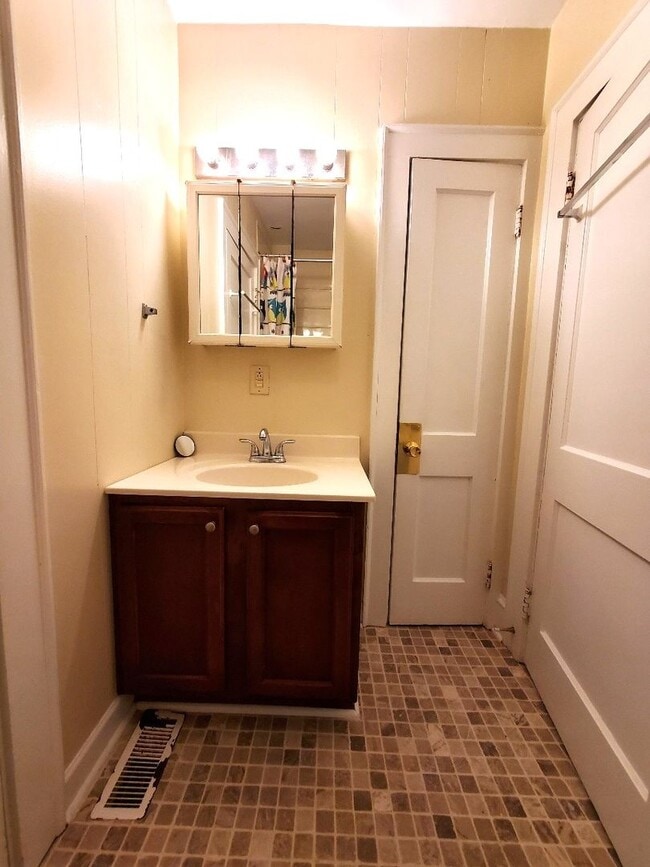 Lots Of Space At A Great Price Rental House Rental in Elizabeth City