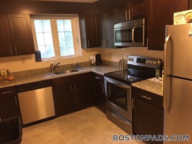 Photo - 8 Captain Parker Arms Unit 14