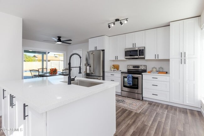 Photo - 2936 W Michelle Dr