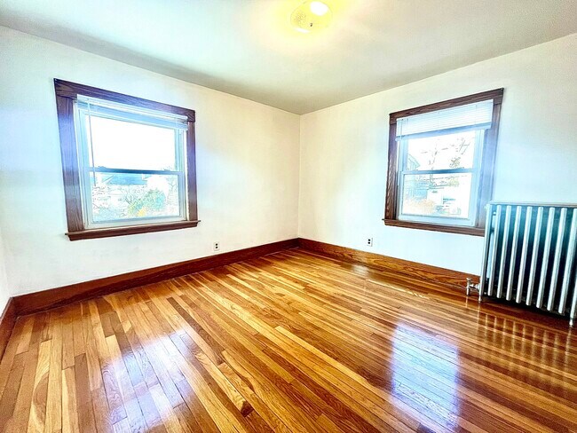 Photo - 27 South Crescent Circuit Unit A