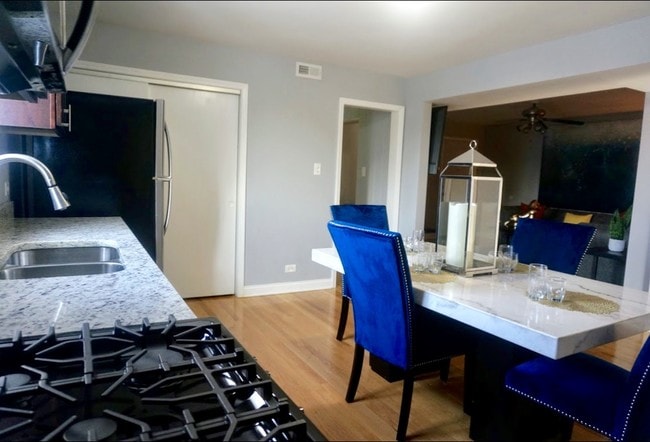 Photo - 8136 S Kedzie Ave Apartments Unit 2