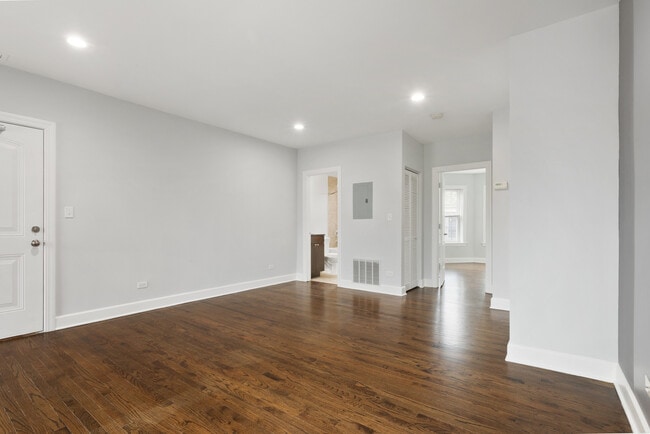 Photo - 7728 N Ashland Ave Unit D2