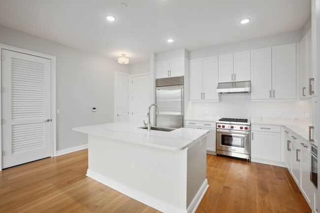 Photo - 3 Somerset Ln Unit 608