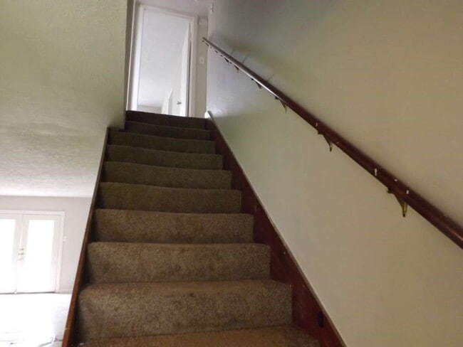 Building Photo - 501 S Holmes St