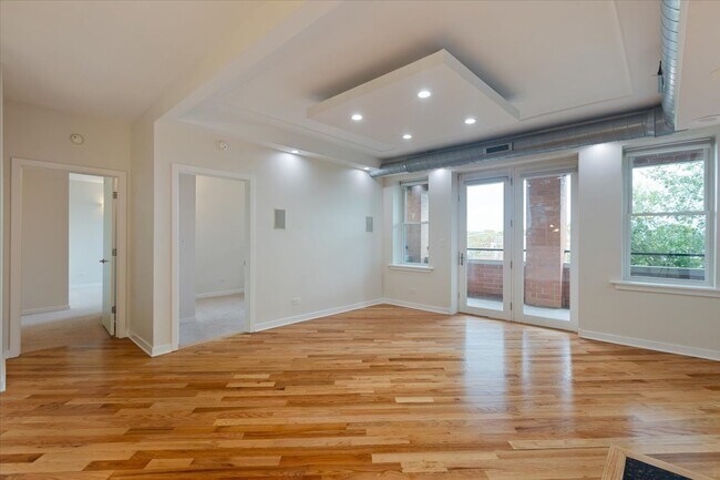 Photo - 3550 W Montrose Ave Unit 408