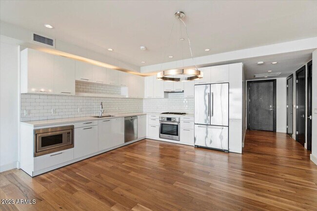 4422 N 75th St Unit 4004