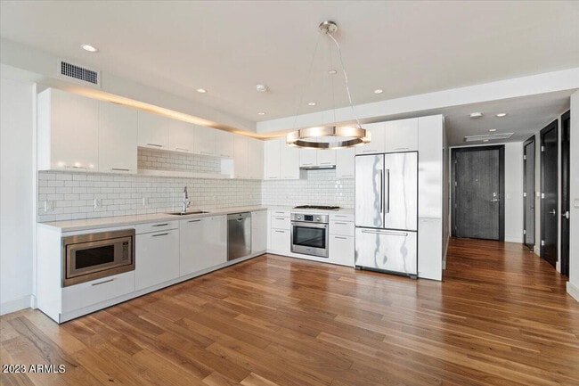 Photo - 4422 N 75th St Unit 4004