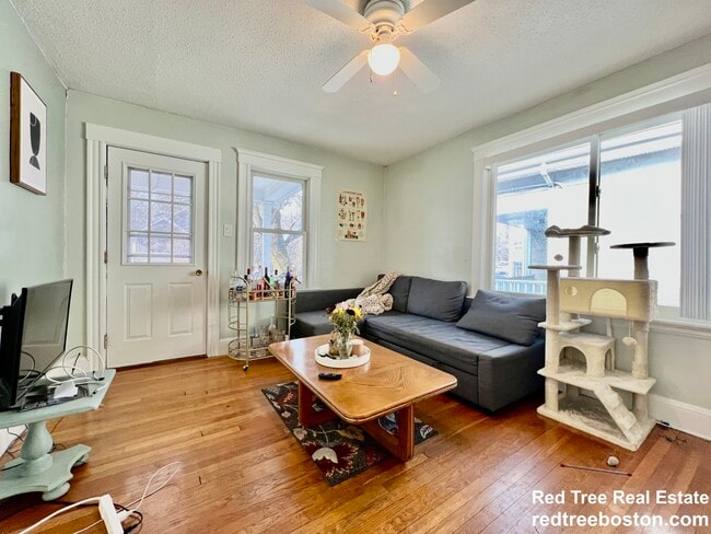 Building Photo - 44 Day St Unit 44