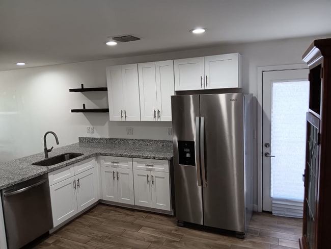 Photo - 2138 W Madison St