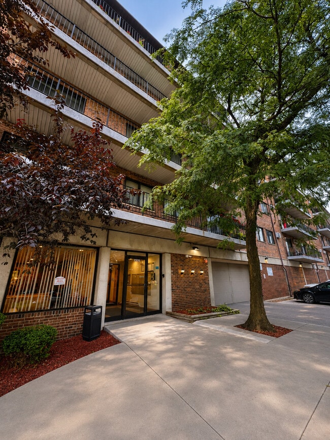 Building Photo - 2320 N Nordica Ave Unit 104D