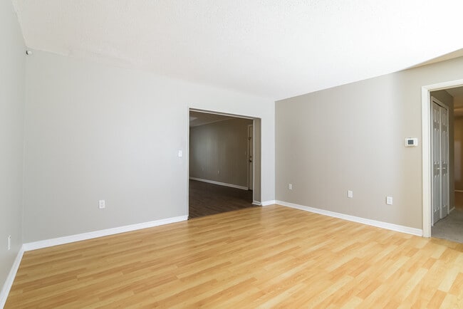 Photo - 4750 Kempston Dr