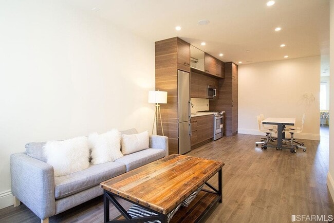 Photo - 648 Lombard St
