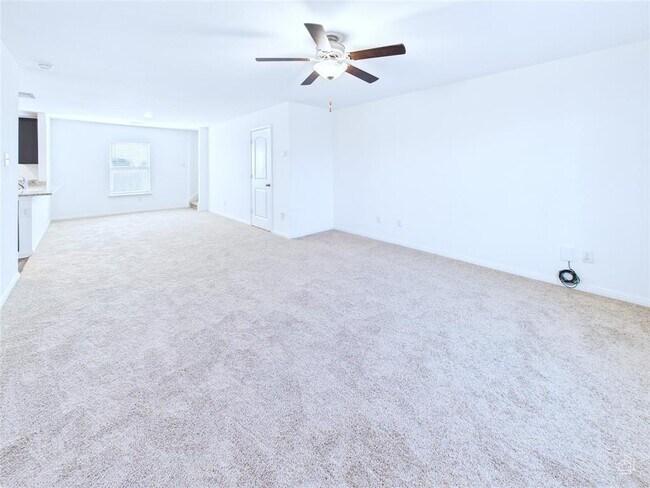 Photo - 525 Riverdale Dr