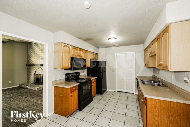 218 Long Shadow Ln