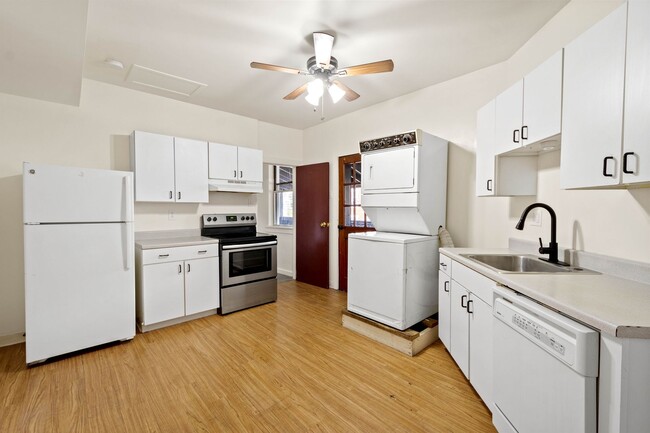 Photo - 129 S 18th St Apartment Unit 129 S 18th St #2