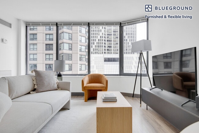 Building Photo - 420 E Ohio St Rental
