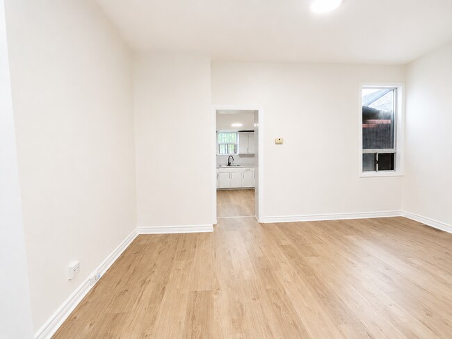 Photo - 103 West Avenue N
