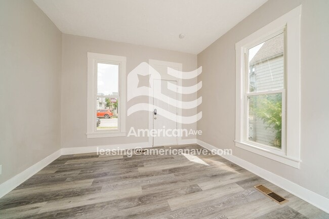 Photo - 1604 E Oak St