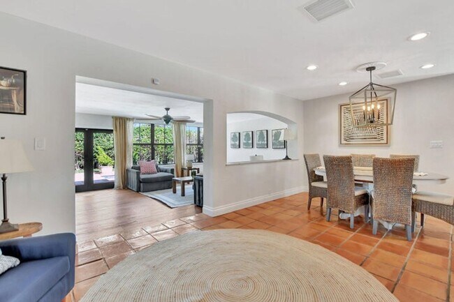 Photo - 801 SW 5th St