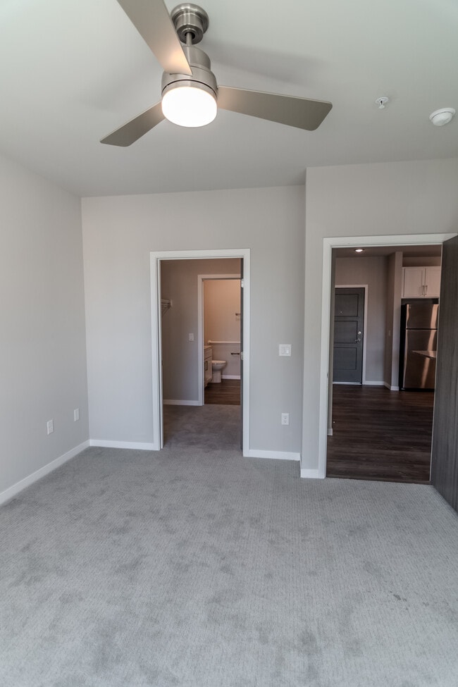 Oak Ridge at University Park Senior Apartm...