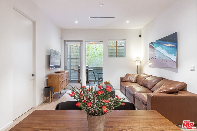 Photo - 1030 Kings Rd Unit 104