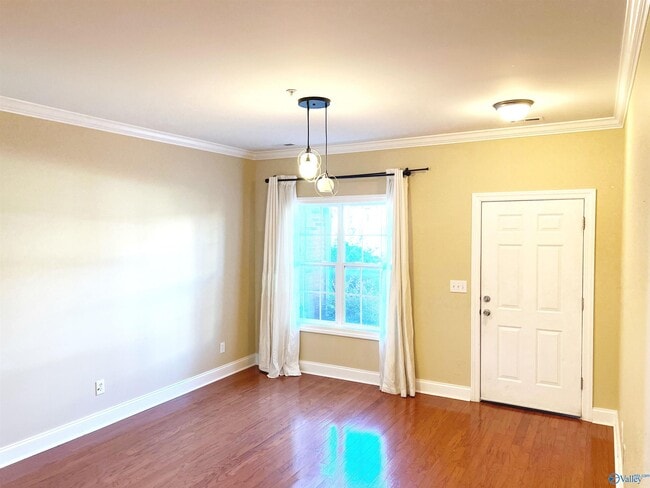Photo - 470 Shamrock Dr