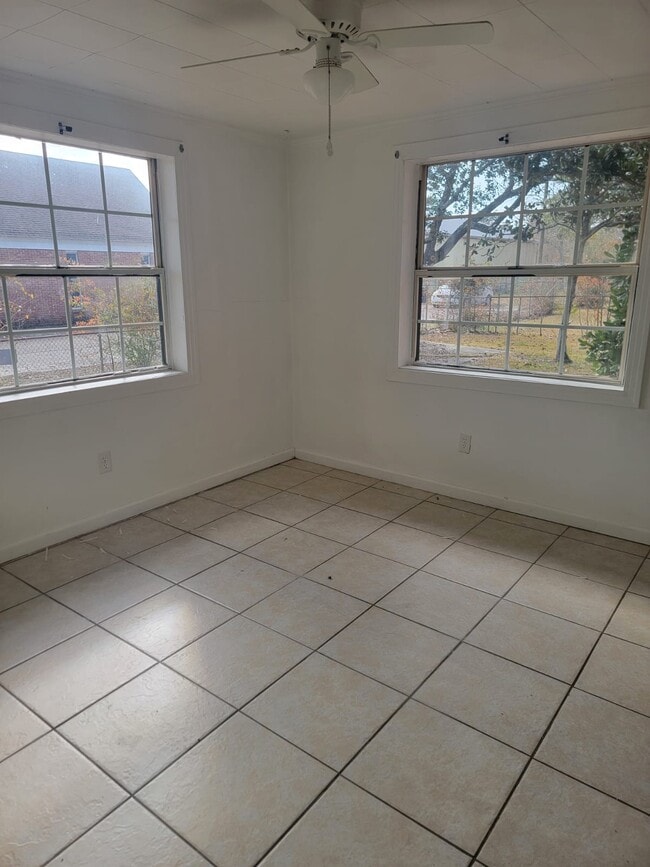 2311 Chicot Rd